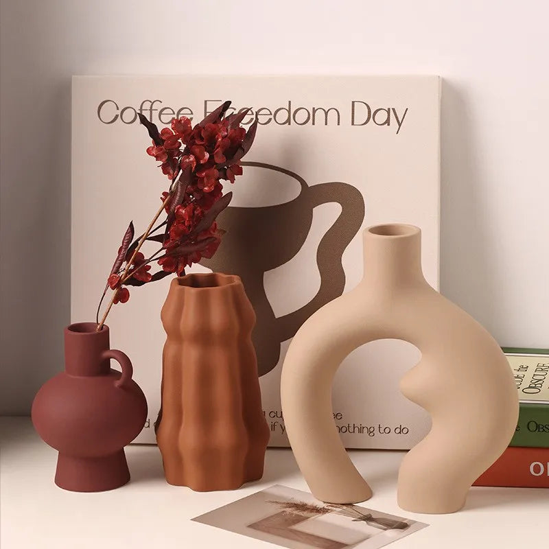 Circular Hollow Vase, Ceramic Donuts Flower Pot, Abstract Home Decoration Accessories, Interior Office Desktop Decor, Gift
